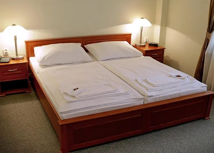 Hotell Grand 3*